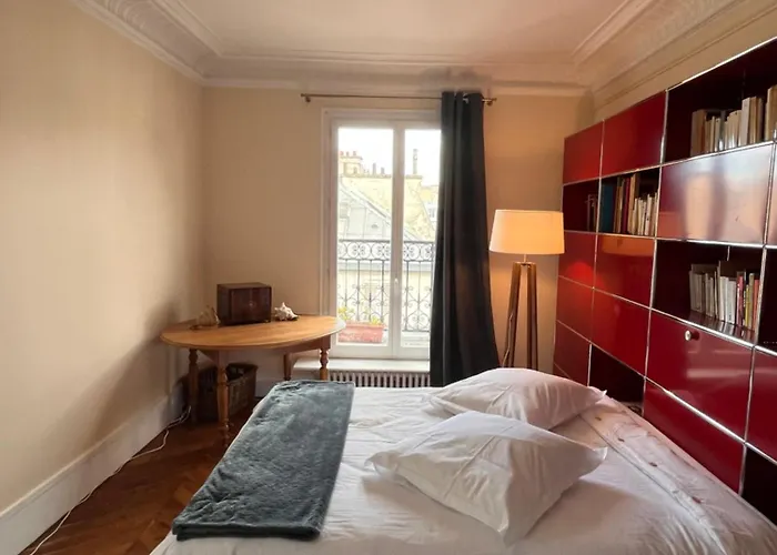 Vivre Au Village Des Batignolles Apartmán